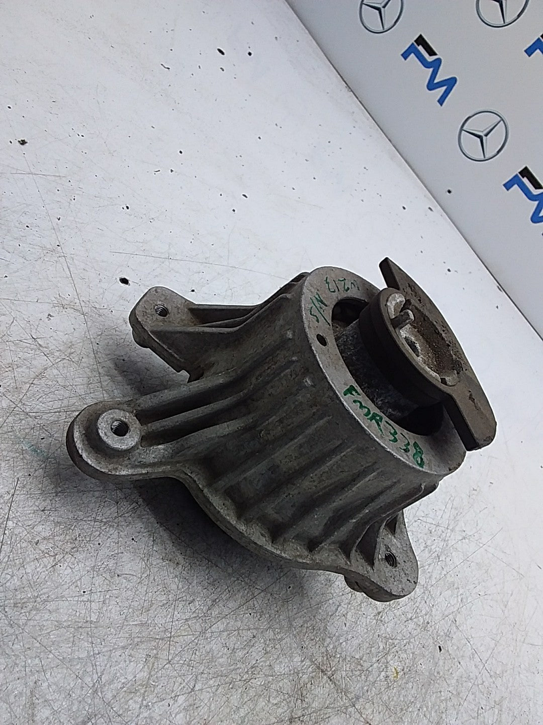 MERCEDES BENZ  E-CLASS W213  ENGINE MOUNT LEFT NS A2132400700 FMR338