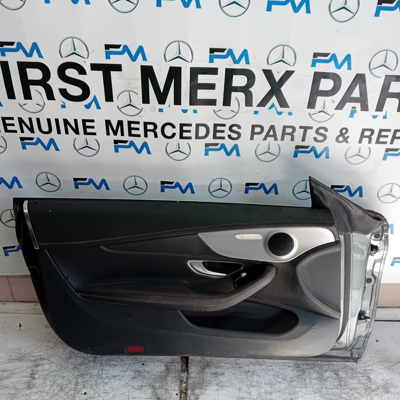 MERCEDES C-CLASS W205 CP PASSENGER FRONT DOOR NSF 2016 ON GREY COMPLETE FMD365