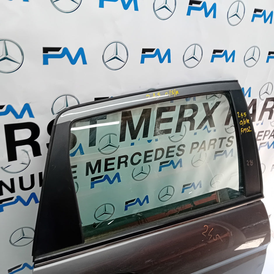 MERCEDES BENZ B-CLASS  W245  DRIVER SIDE REAR DOOR ( OFF SIDE REAR ) FM02