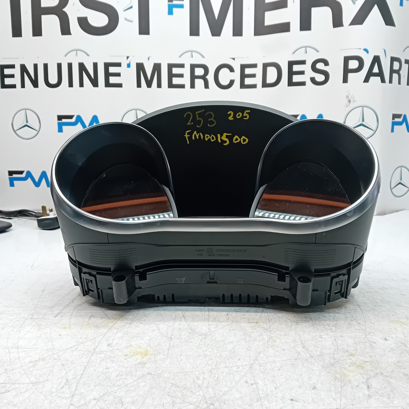 MERCEDES GLC W253  SPEEDOMETER INSTRUMENT CLUSTER BLACK A2059007133 FM001500