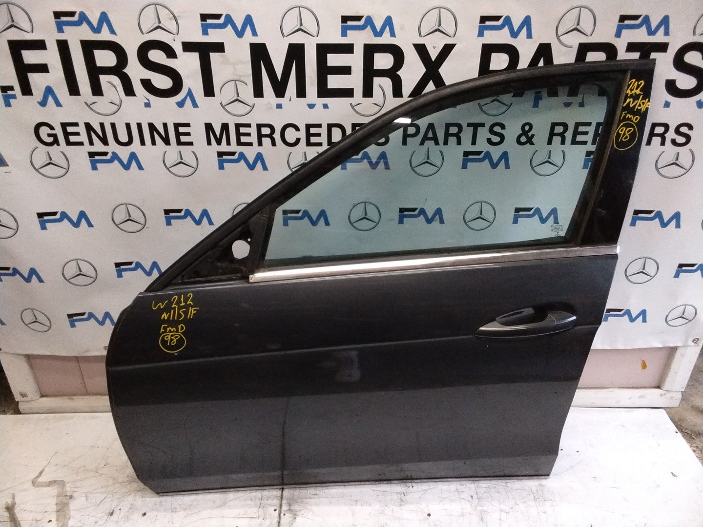 MERCEDES BENZ  E-CLASS W212 PASSENGER SIDE FRONT DOOR N/S/F COMPLETE GREY FMD98