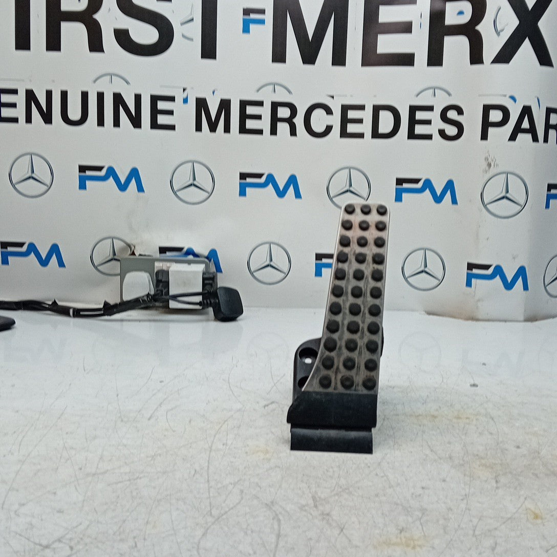 MERCEDES BENZ C-CLASS W205 THROTTLE ACCELERATOR A2053000104 2014 ON FM001560