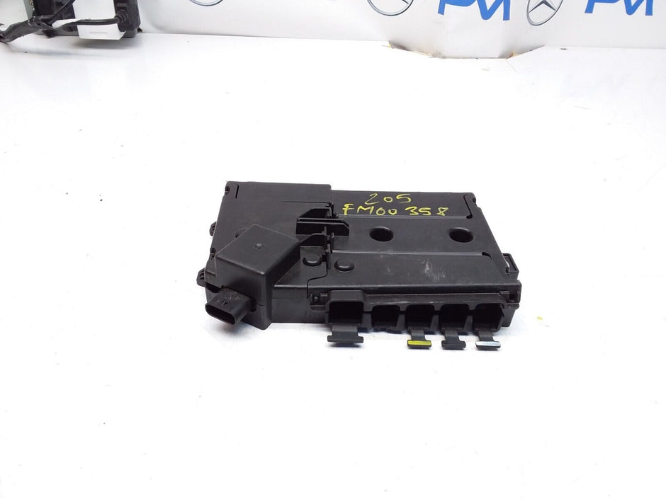 Mercedes C-Class W205 Front Inboard Fuxebox Module Unit A2055402850 FM00358