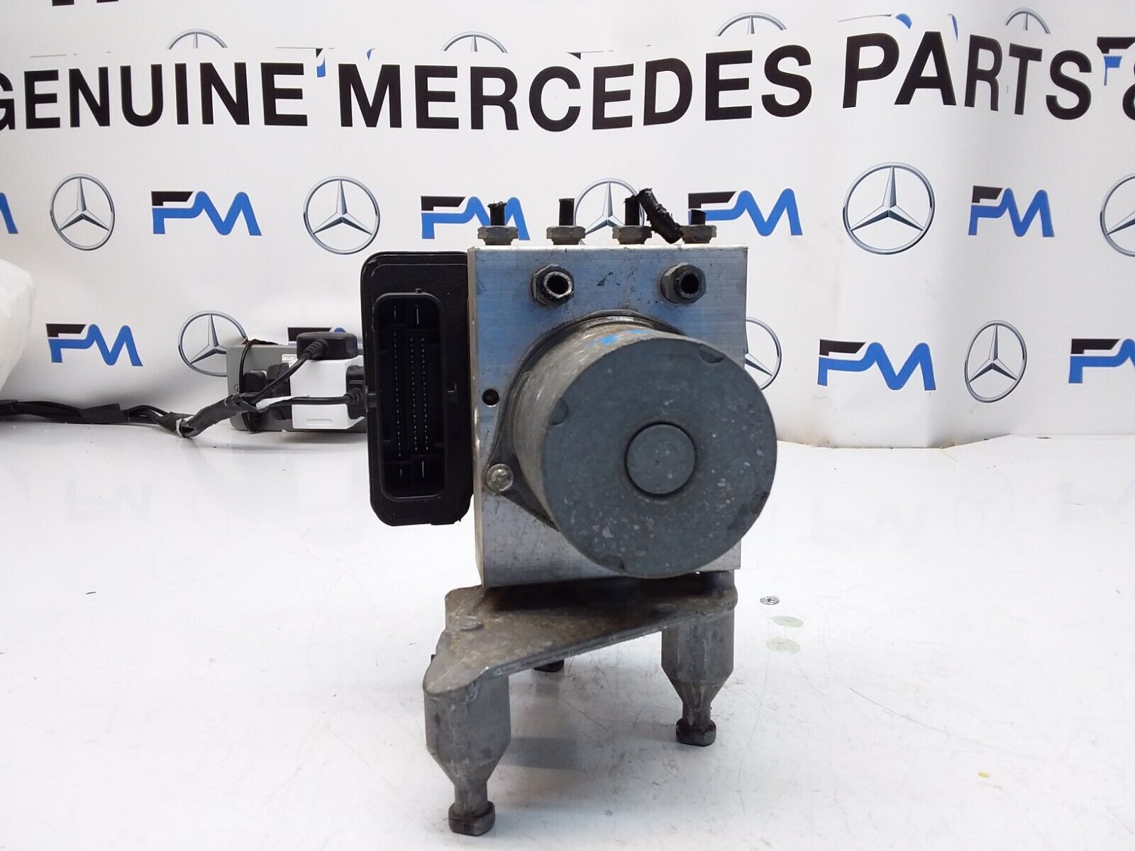 MERCEDES E-CLASS W212 ABS PUMP MODULE CONTROL UNIT A2124310000 FM00419