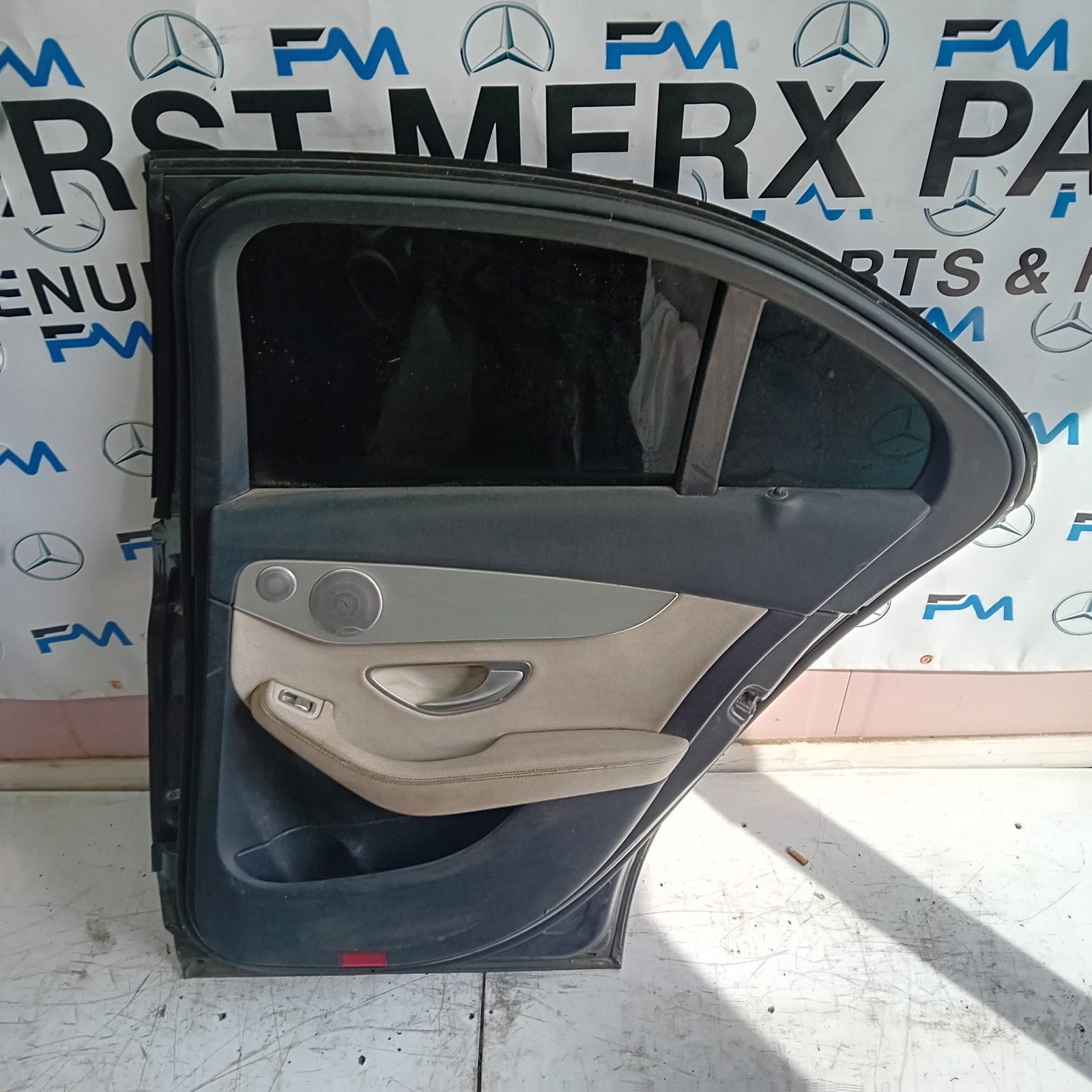 MERCEDES BENZ  C-CLASS W2O5 DRIVER SIDE REAR DOOR O/S/R COMPLETE GREY FMD108