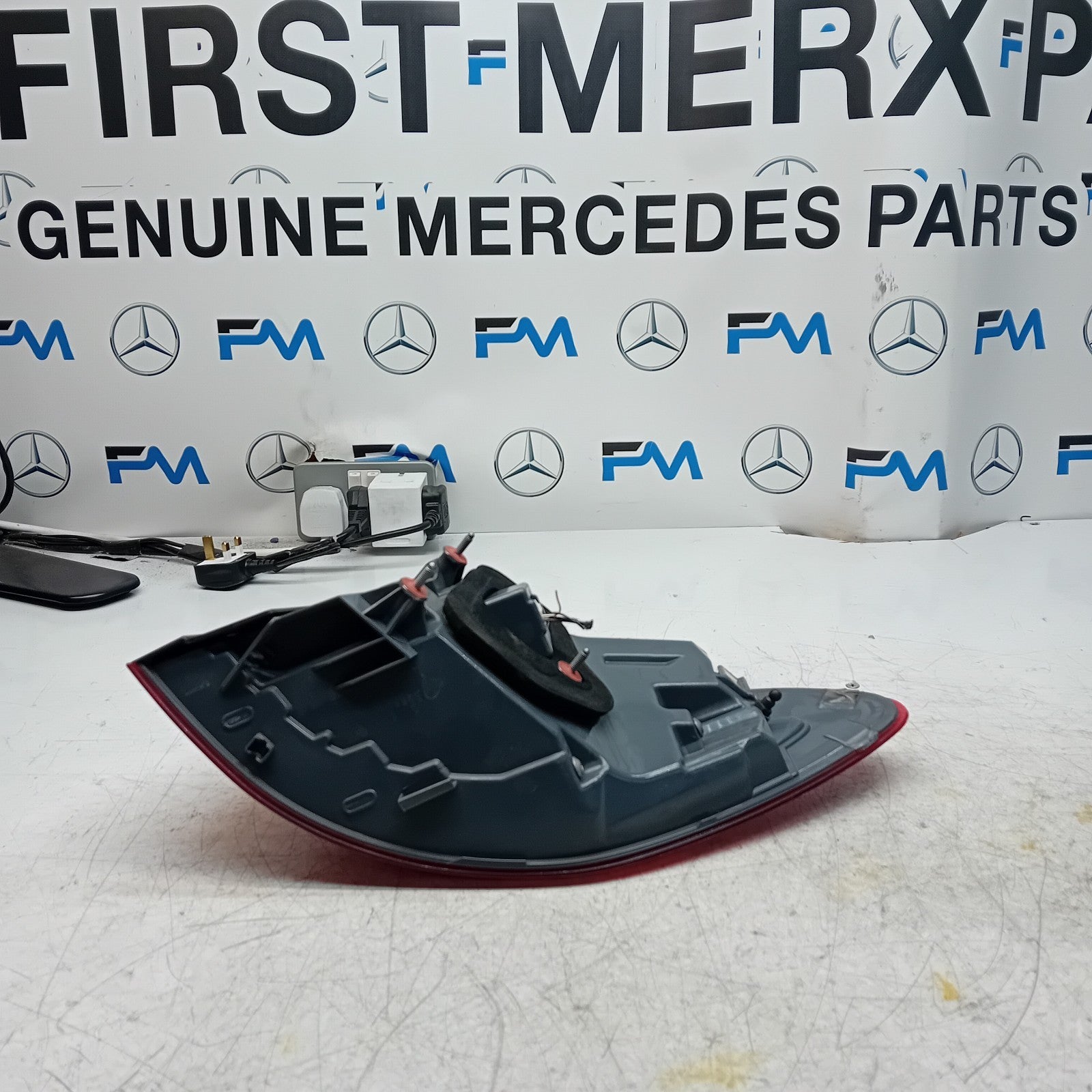 MERCEDES BENZ  GLC W253 PASSENGER SIDE LEFT REAR TAIL LIGHT 2016 FMT307