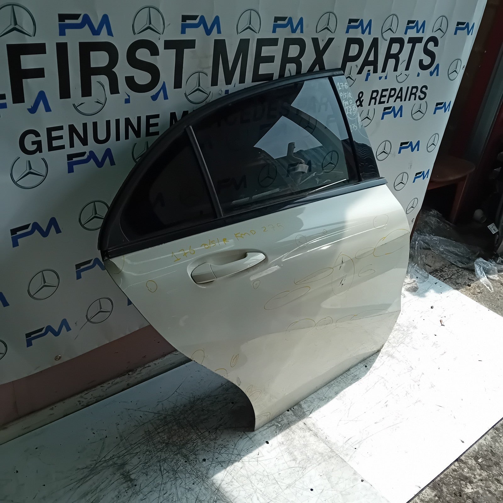 MERCEDES A-CLASS W176 SLN DRIVER REAR DOOR OSR 2012-18 WHITE COMPLETE FMD275