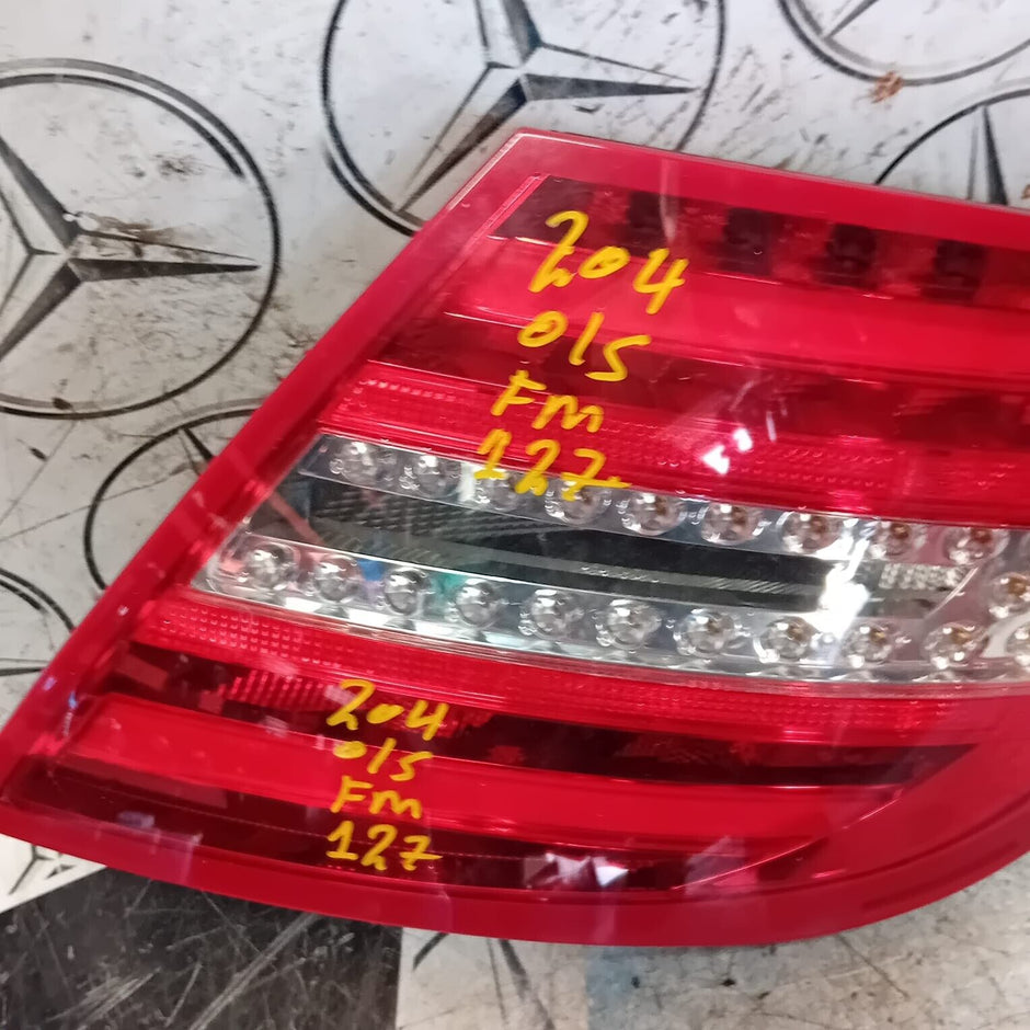 MERCEDES BENZ C-CLASS W204 DRIVER SIDE (OFF SIDE ) REAR TAIL LIGHT - 2046205864