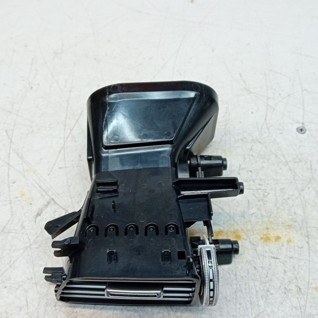 MERCEDES BENZ  E-CLASS W212 DASHBOARD  AIR VENT 2016 ON A21268303154 FM001544