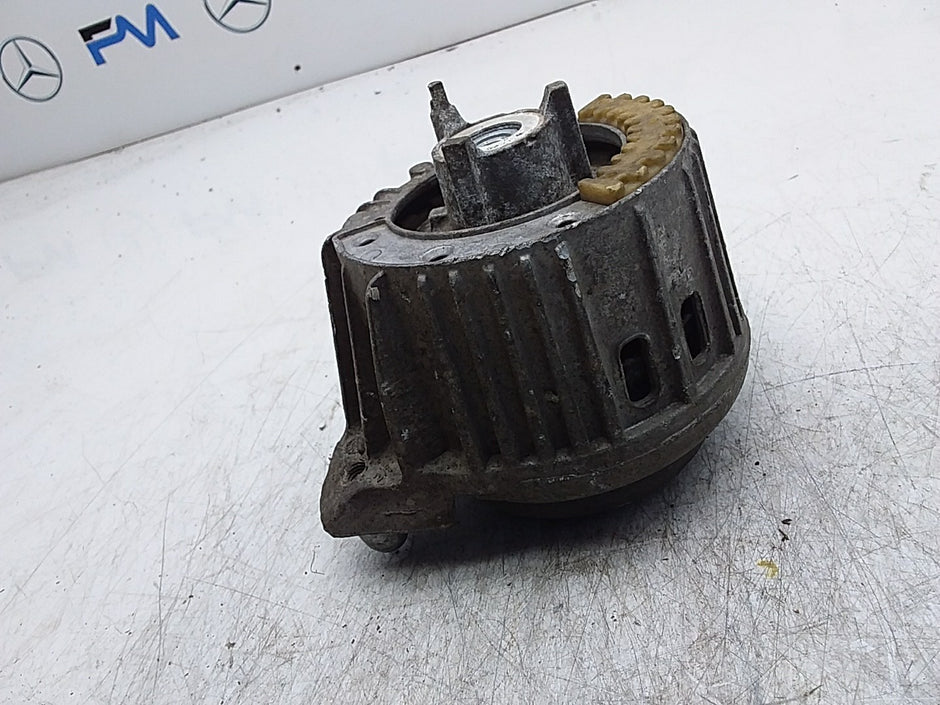 MERCEDES BENZ  E-CLASS  W212  ENGINE MOUNT RIGHT OS A2122400100 FMR349