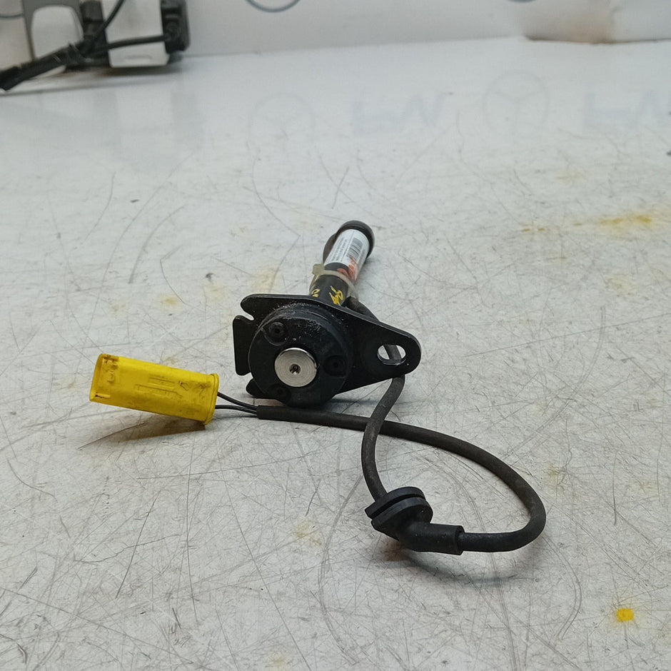 MERCEDES C CLASS W205 BONNET PEDESTRIAN ACTUATOR A2059060002 2017 FM001446