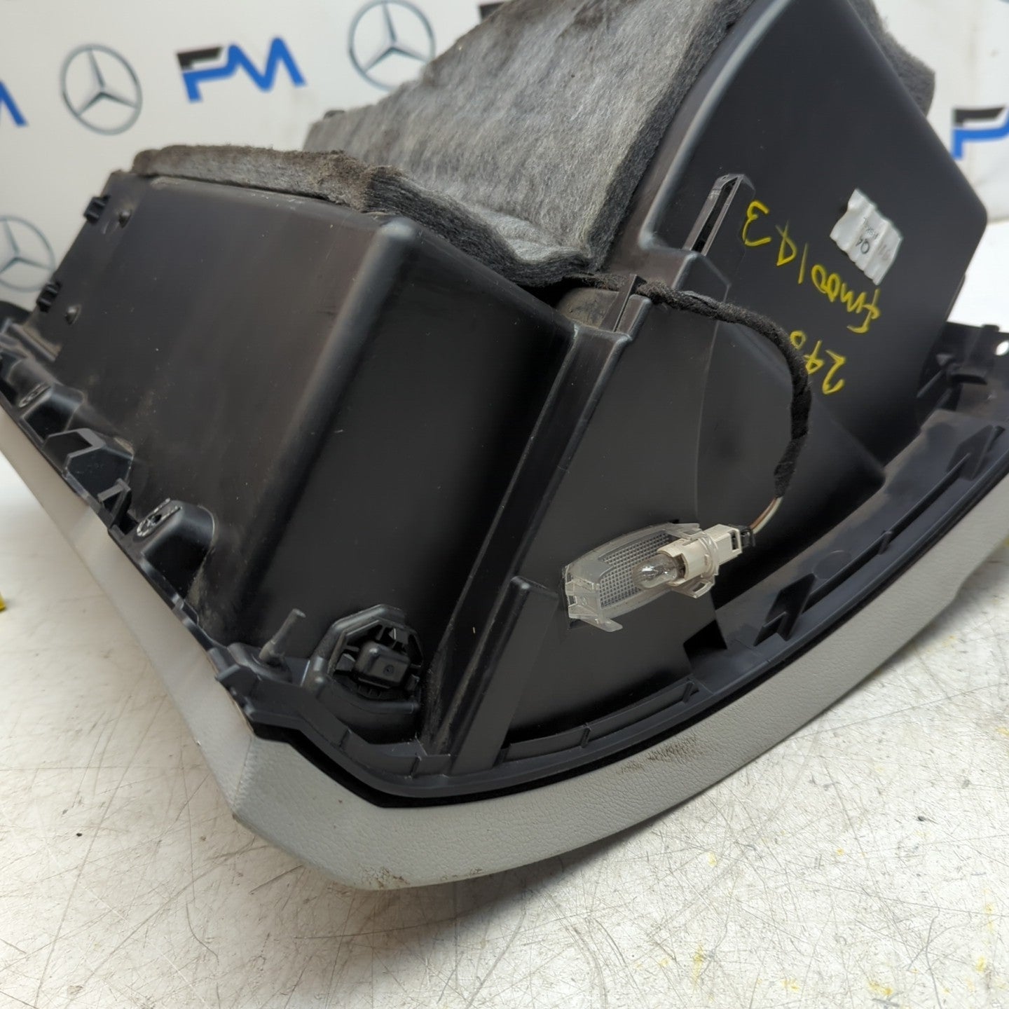 MERCEDES B-CLASS W246 DASHBOARD GLOVEBOX 2012 FM001437