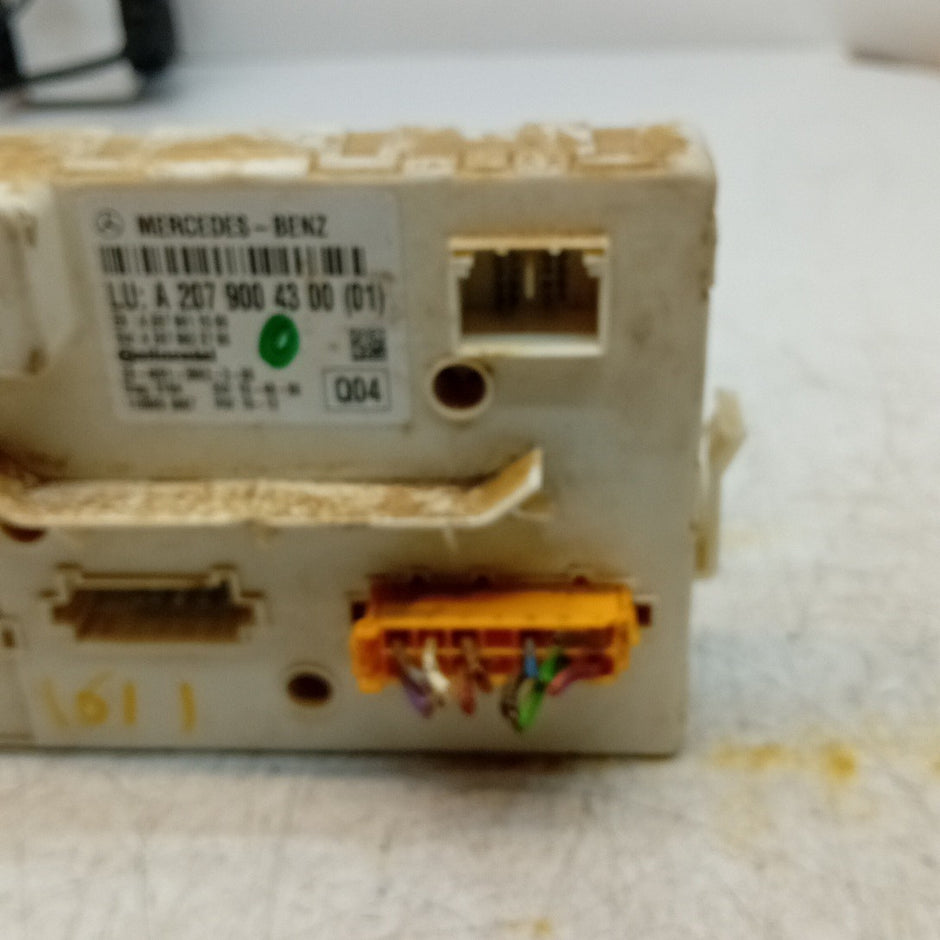 MERCEDES BENZ E-CLASS A207 CONVERTIBLE ROOF CONTROL MODULE A2079004300 FM001611