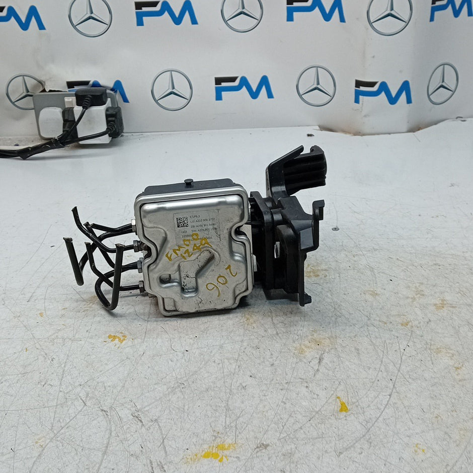 MERCEDES BENZ C-CLASS W206 ABS PUMP MODULE CONTROL UNIT A2239003737 FM001249