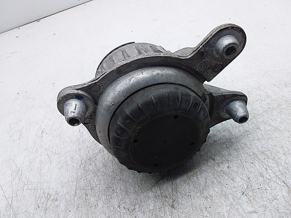 MERCEDES BENZ  E-CLASS  W213  ENGINE MOUNT RIGHT OS A2132400600 FMR357