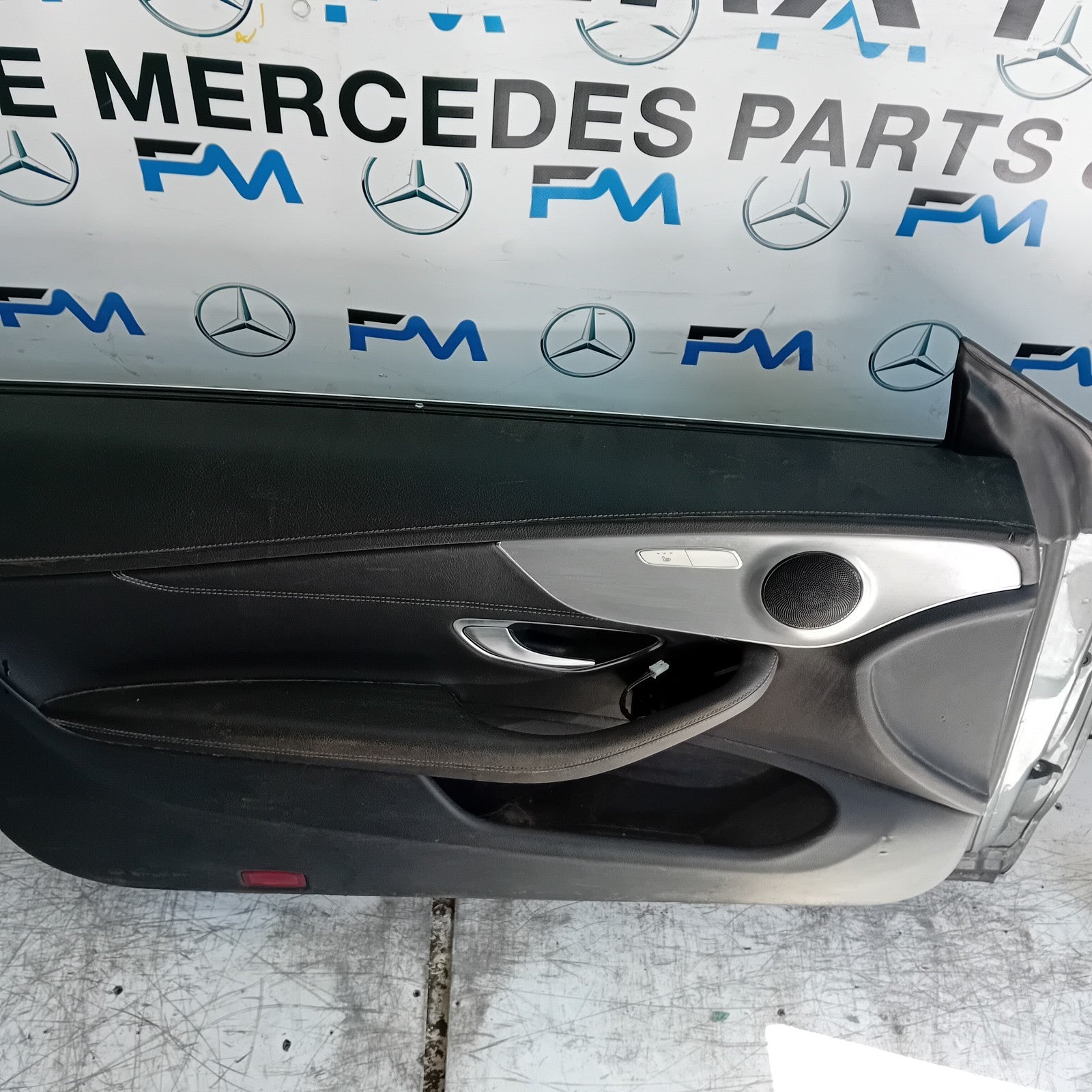 MERCEDES C-CLASS W205 CP PASSENGER FRONT DOOR NSF 2016 ON GREY COMPLETE FMD365