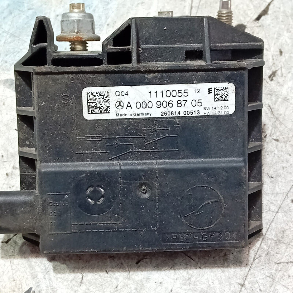 MERCEDES W205 C220 2.1 DIESEL 2014 NEGATIVE BATTERY TRAY CLAMP A0009068705