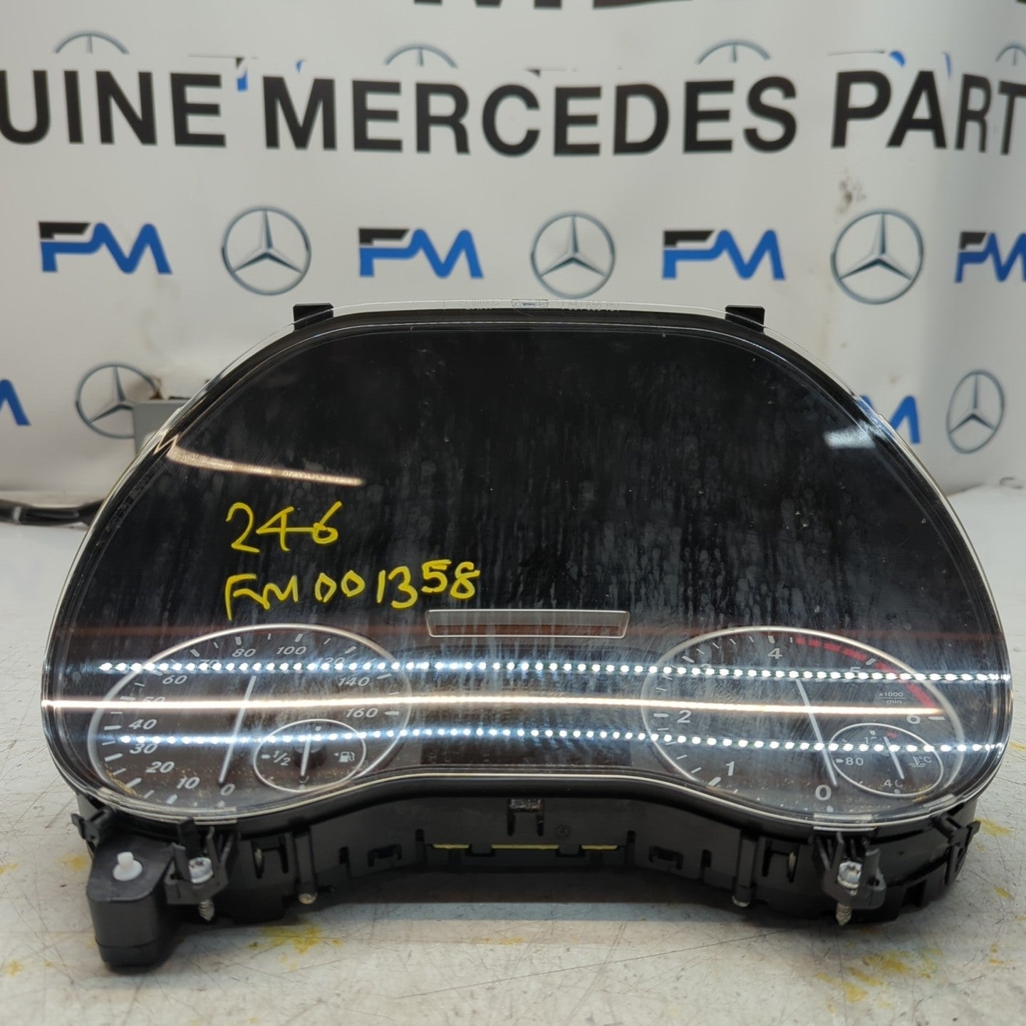 MERCEDES B-CLASS W246 SPEEDOMETER INSTRUMENT CLUSTER BLACK A2469002107 FM001358