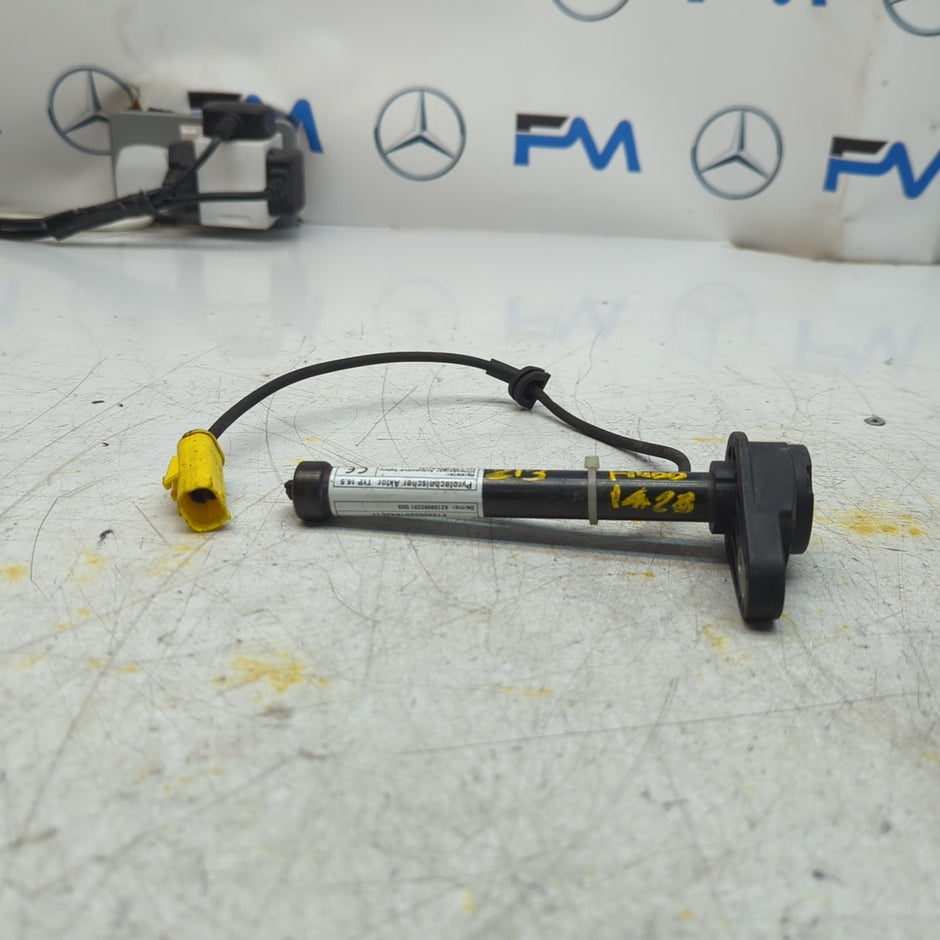 MERCEDES E CLASS W213 BONNET PEDESTRIAN ACTUATOR A2139062201 2016 FM001428