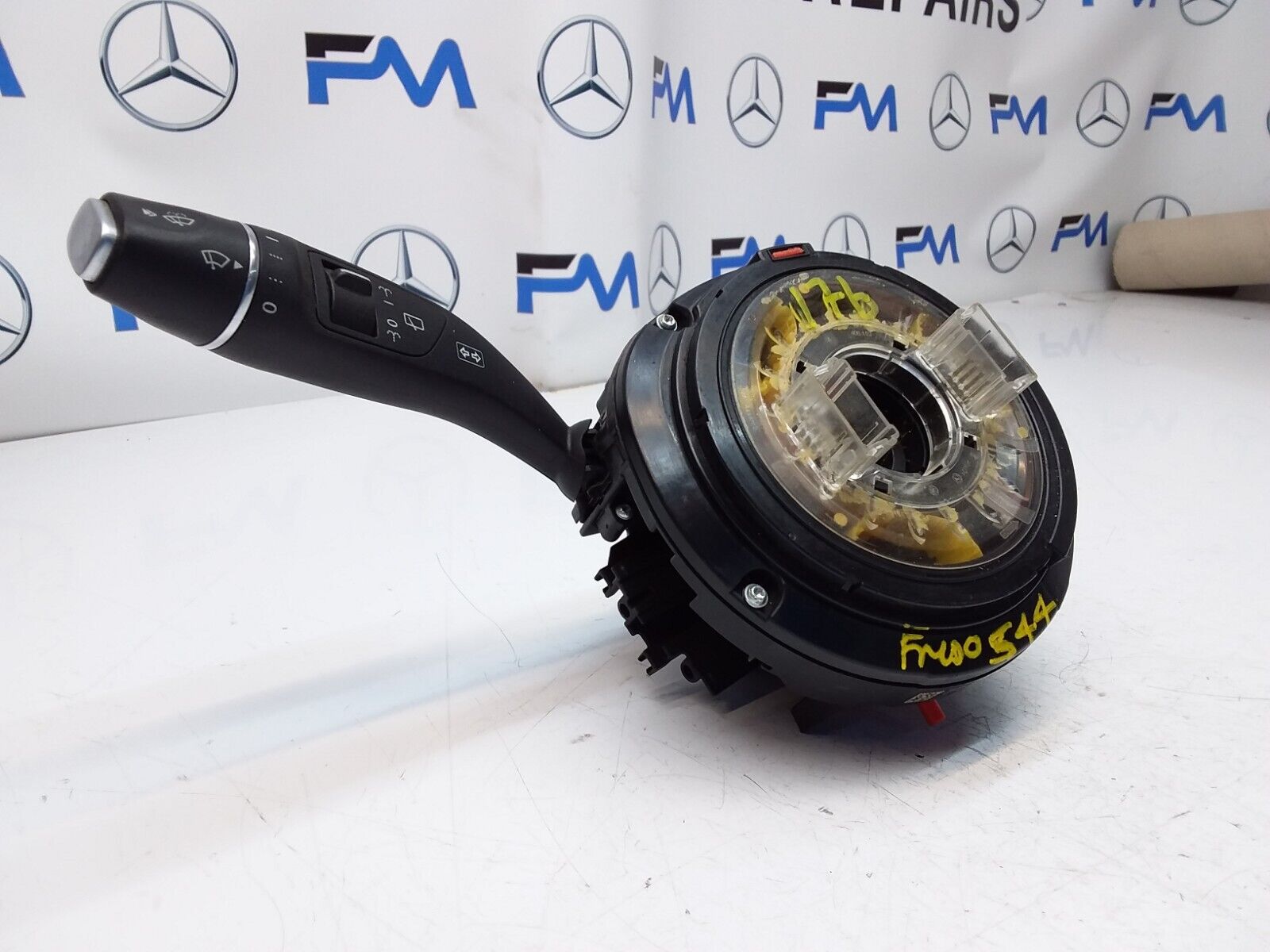 Mercedes  GLA W156 INDICATOR/WIPER GEAR SELECT + SQUIB  2012 FM00544