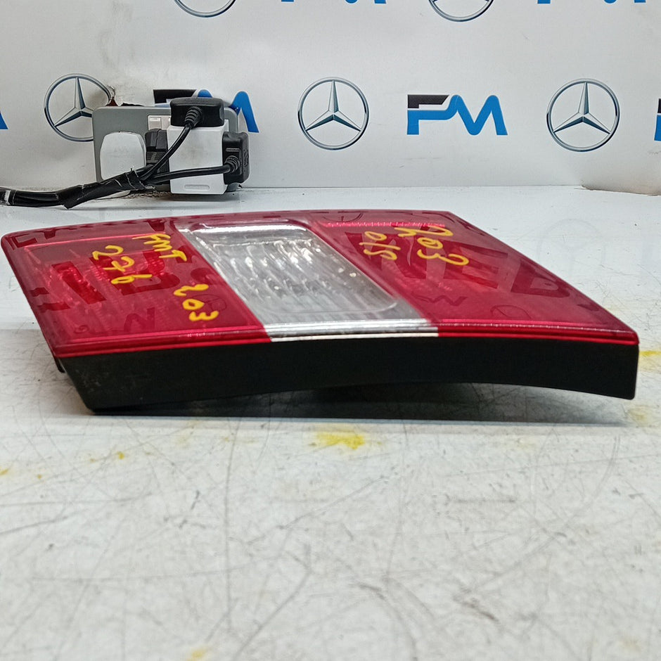MERCEDES C-CLASS W203 ESTATE DRIVER RIGHT REAR TAIL LIGHT A2038205064 FMT276