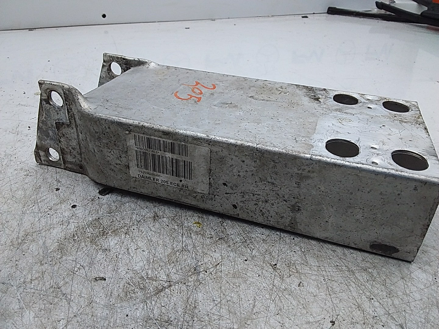 MERCEDES C-CLASS W205 BUMPER REINFORCEMENT BRACKET RIGHT SIDE A2056200495 FMR271