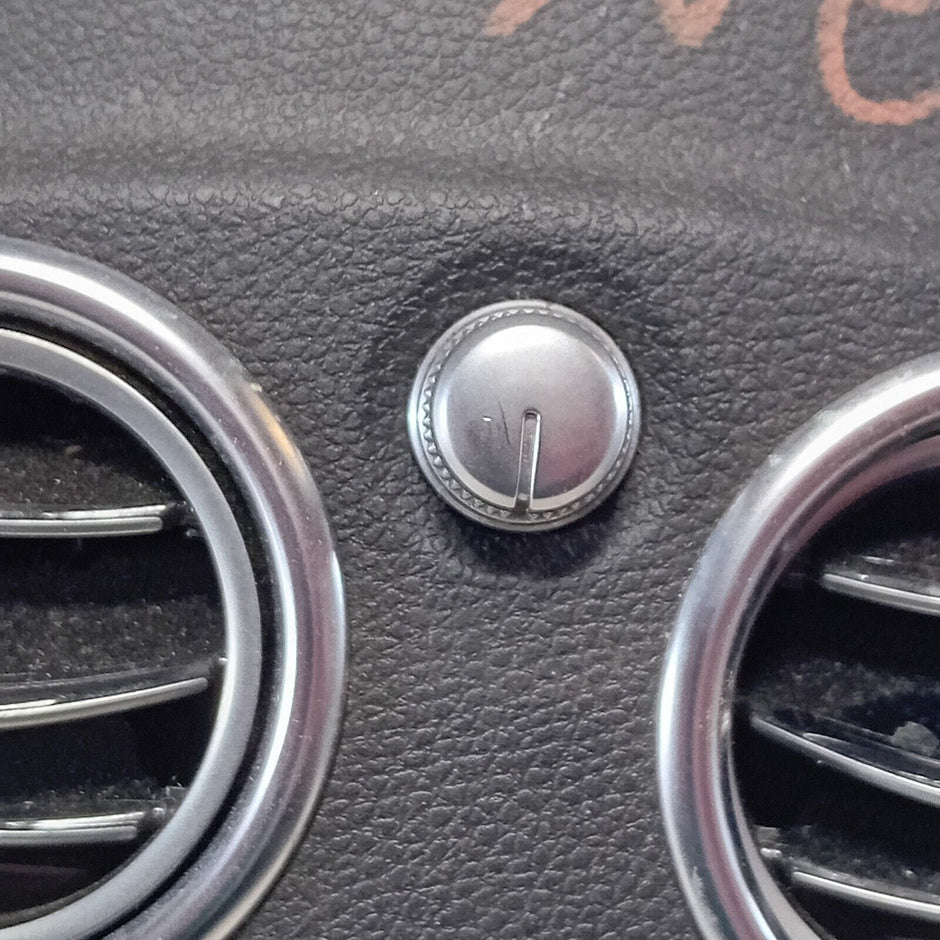 2016 MERCEDES C CLASS A205 W205 AMG REAR CENTRE CONSOLE AIR VENTS A2058300501