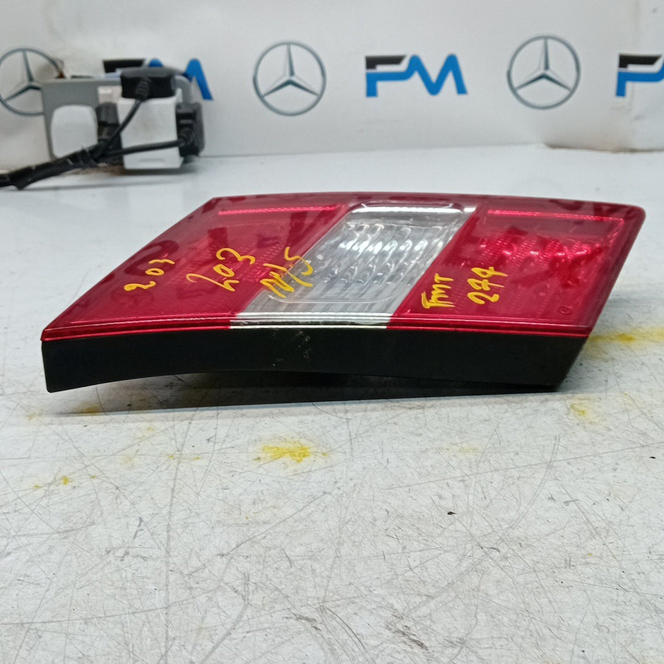 MERCEDES C-CLASS W203 ESTATE PASSENGER LEFT REAR TAIL LIGHT A2038204964 FMT274