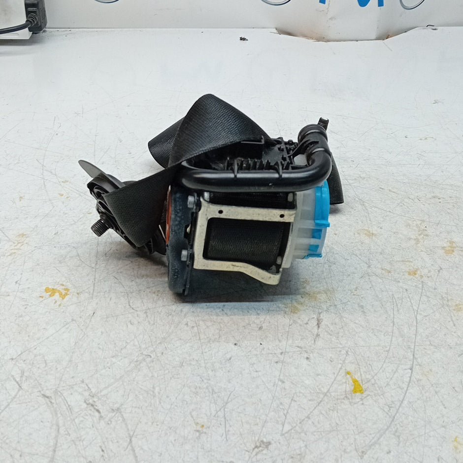 MERCEDES BENZ A-CLASS W176 SEAT BELT REAR DRIVER A1768602285 BLACK 2016 FM001235