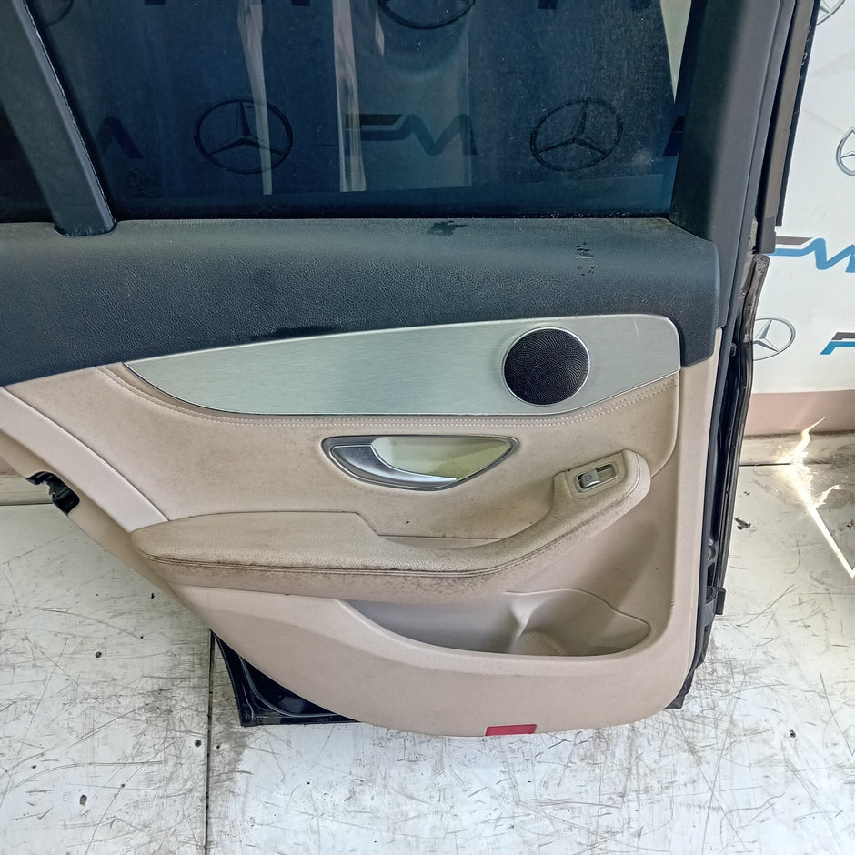 MERDEDES C- CLASS W205 PASSENGER SIDE REAR DOOR NSR BLAC 2014 ON COMPLETE FMD180