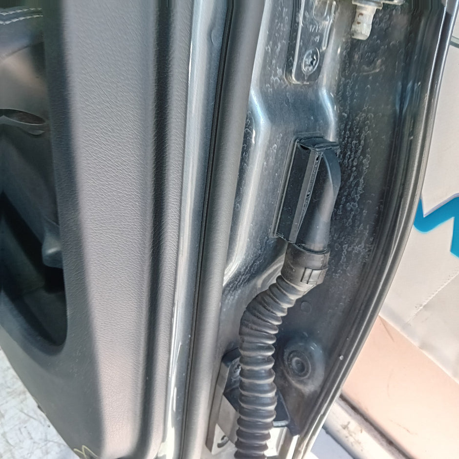 MERCEDES C-CLASS W205 PASSENGER REAR DOOR NSR 2014 GREY COMPLETE FMD487