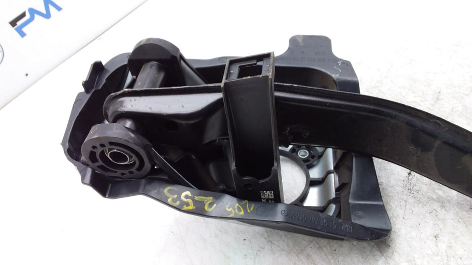 MERCEDES BENZ  C-CLASS W205 AMG BRAKE PEDAL SYSTEM A2052920107 FMR434