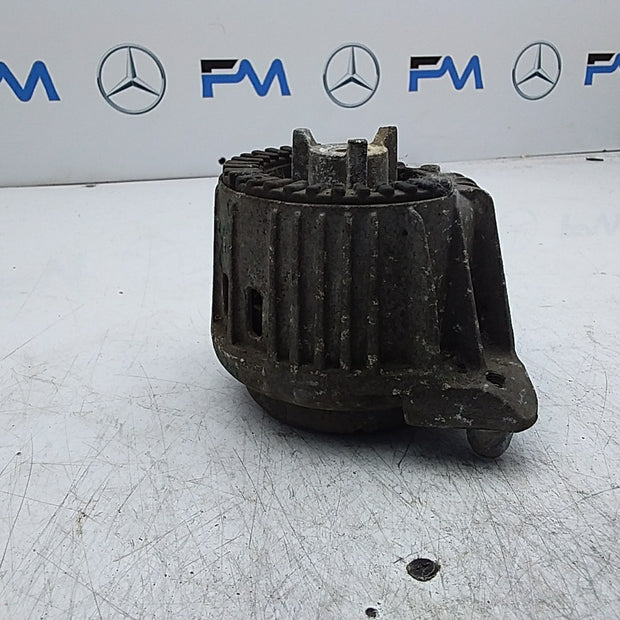 MERCEDES BENZ  E-CLASS W212  ENGINE MOUNT LEFT NS A2122404117 FMR320
