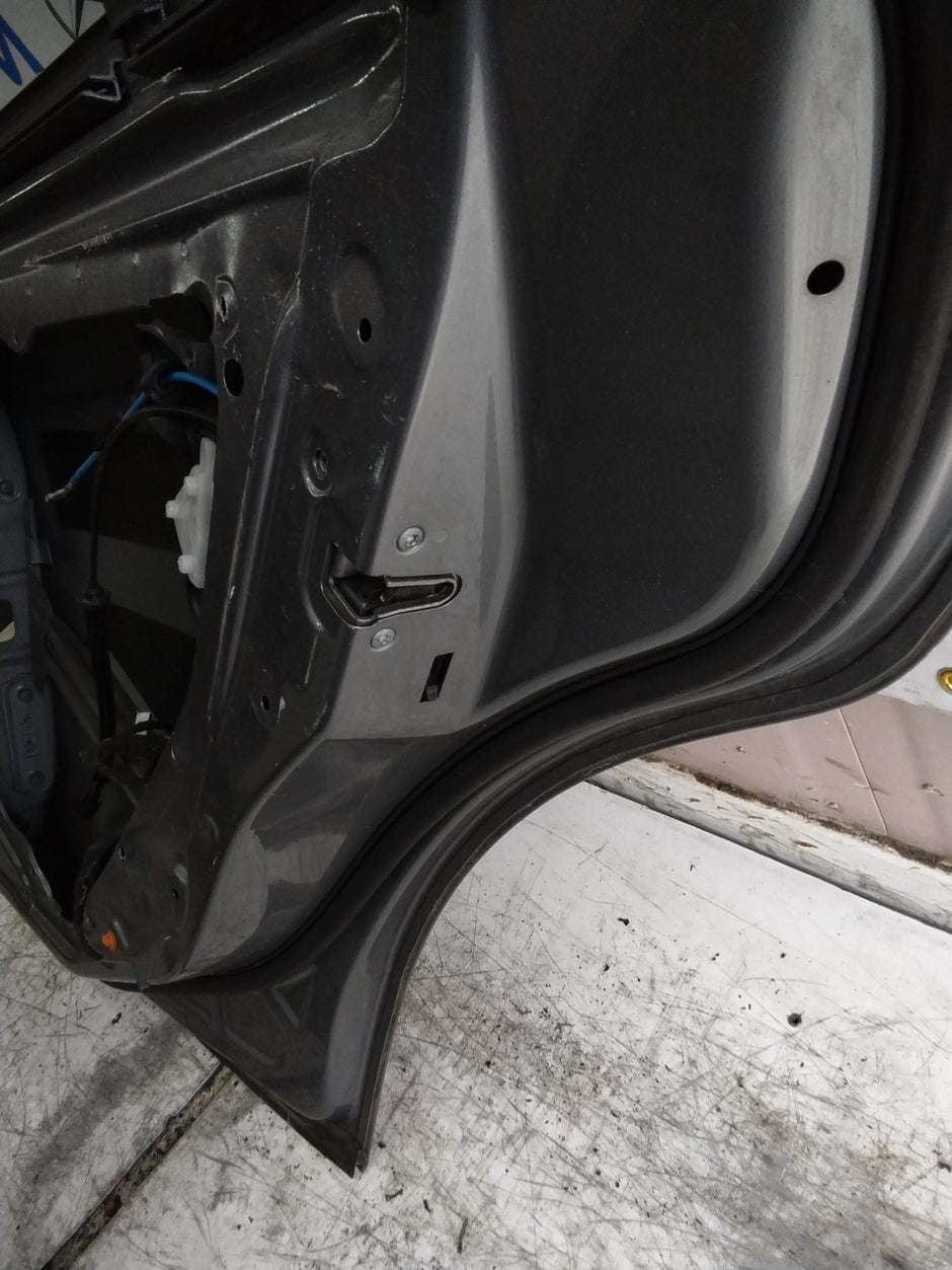 MERCEDES BENZ  E-CLS W212  DRIVER REAR DOOR OSR GREY 2009-16  FMD597