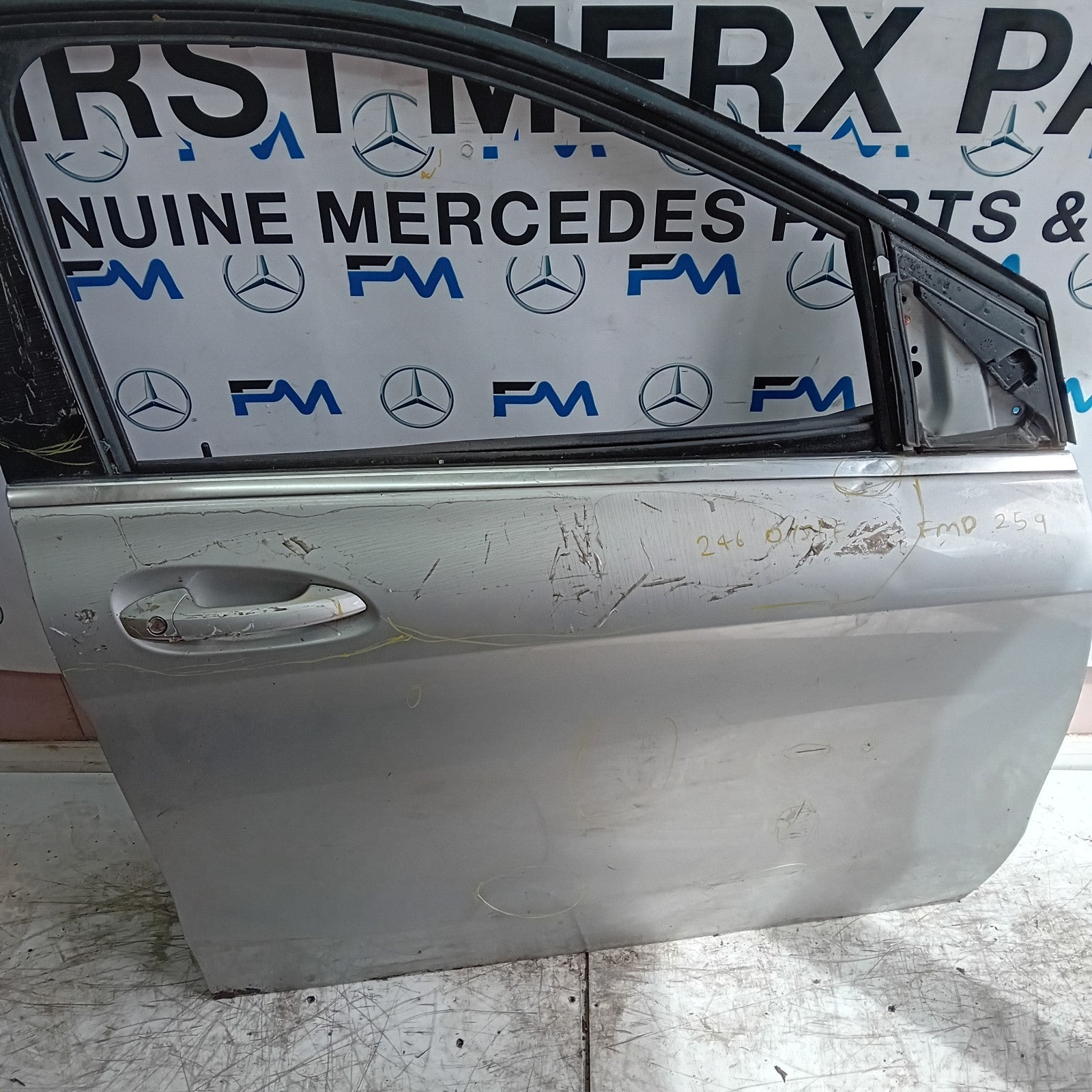 MERCEDES B-CLASS W246 DRIVER FRONT DOOR OSF SILVER  2012-19 COMPLETE FMD259