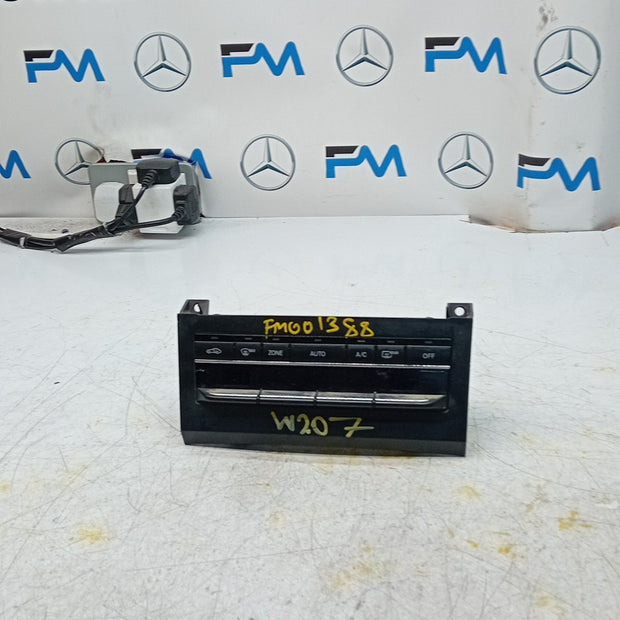 MERCEDES E CLASS W207 W212 CLIMATE CONTROL PANEL A2129008608 2016 FM001388