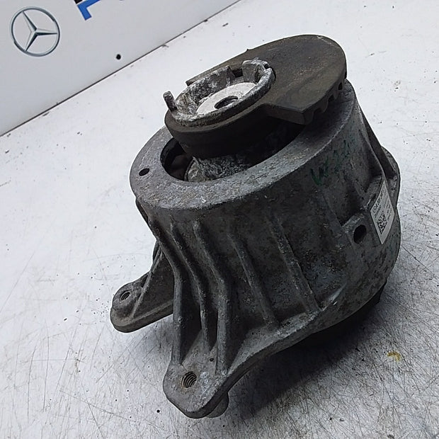 MERCEDES BENZ  C-CLASS  W205  ENGINE MOUNT RIGHT OS A2052406717 FMR362