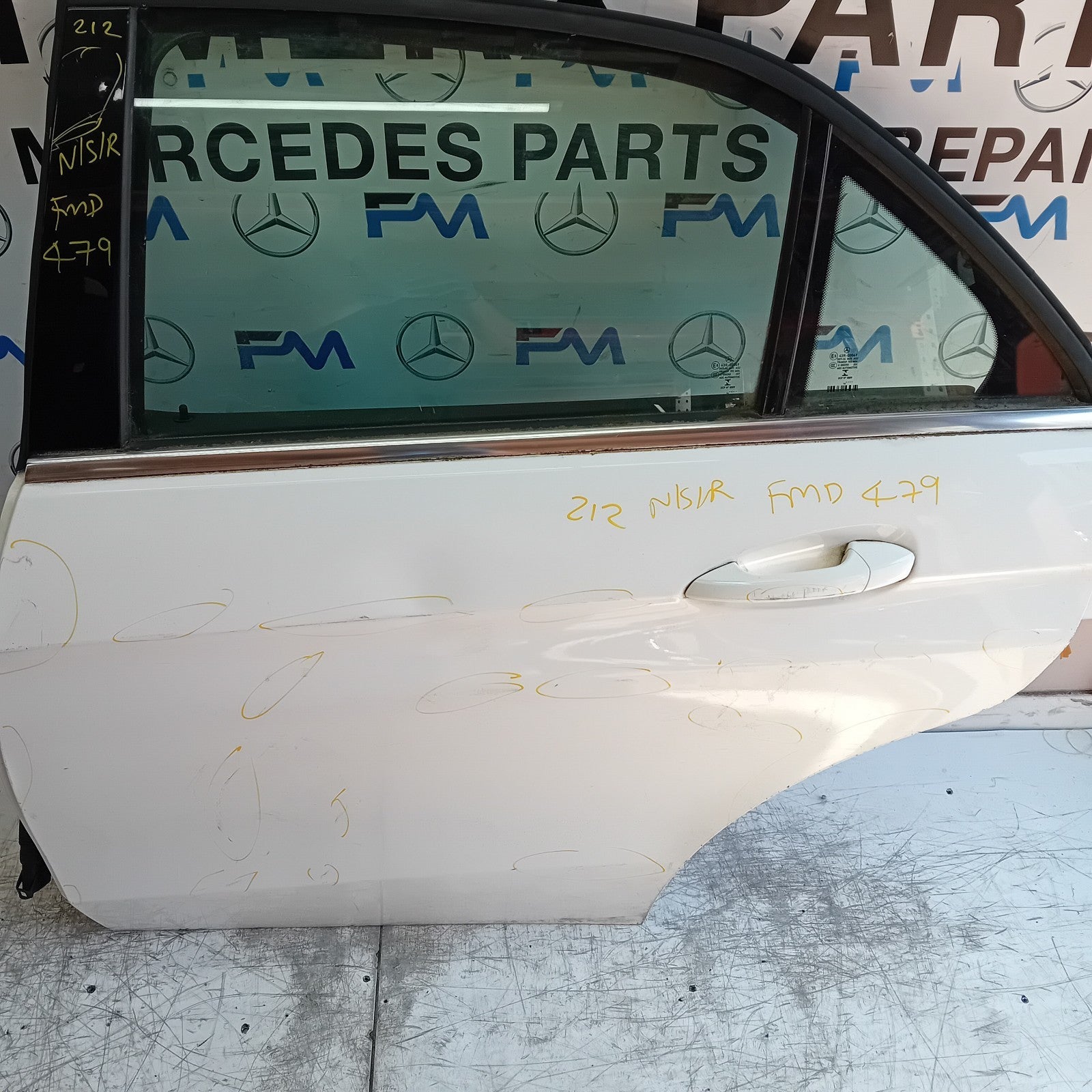 MERCEDES E-CLASS W212 SLN PASSENGER REAR DOOR NSR WHITE 2013 COMPLETE FMD479