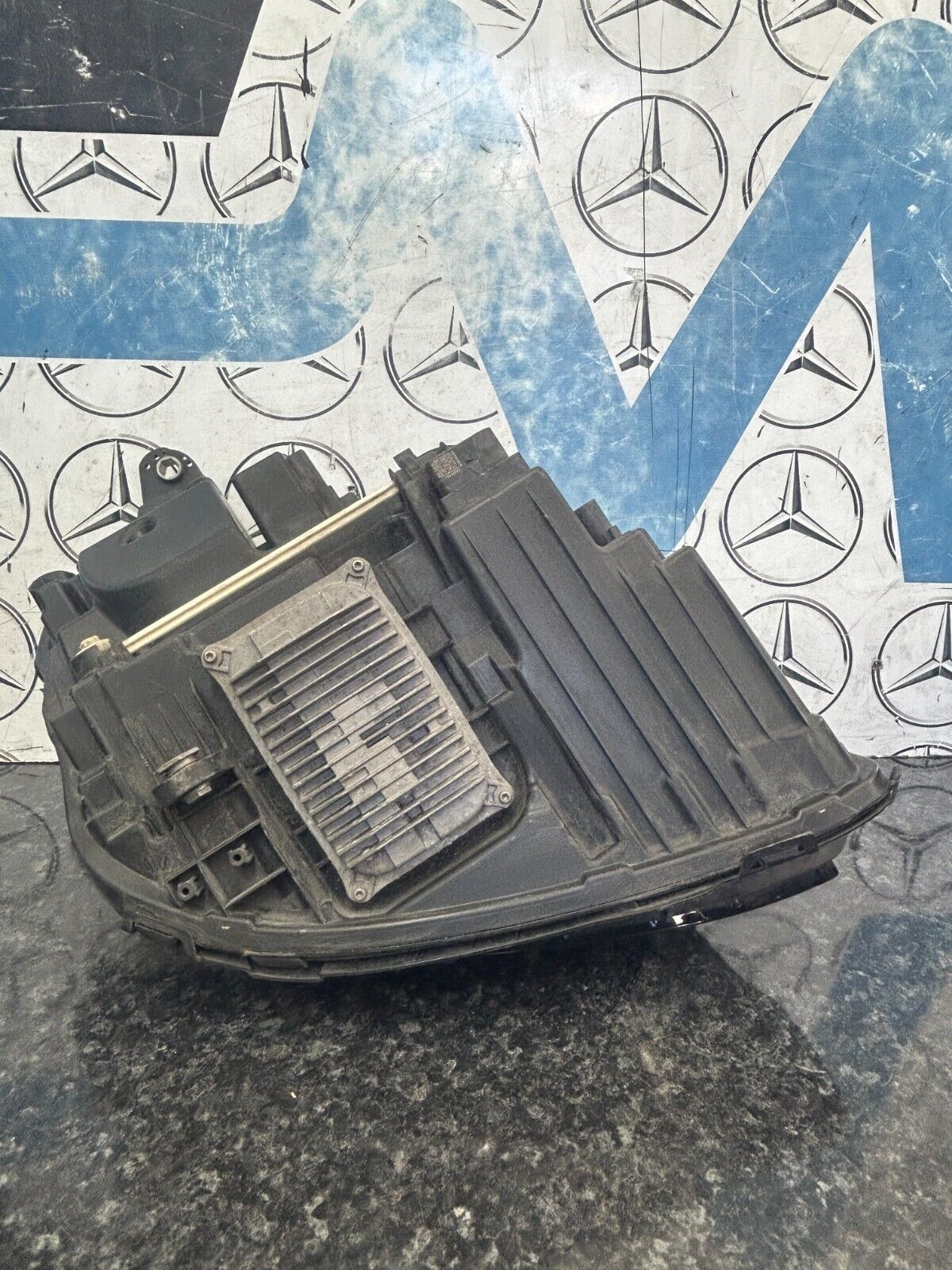 MERCEDES E CLASS W213 16 - 19 HEADLIGHT PASSENGER SIDE LEFT A2139069103 FMH70