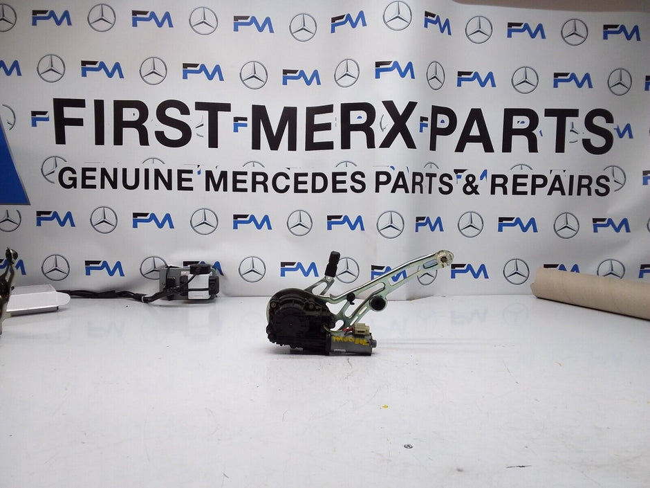 Mercedes C-CLASS W205 TAILGATE LIFT SOFT CLOSE 0390204 124 FM00602