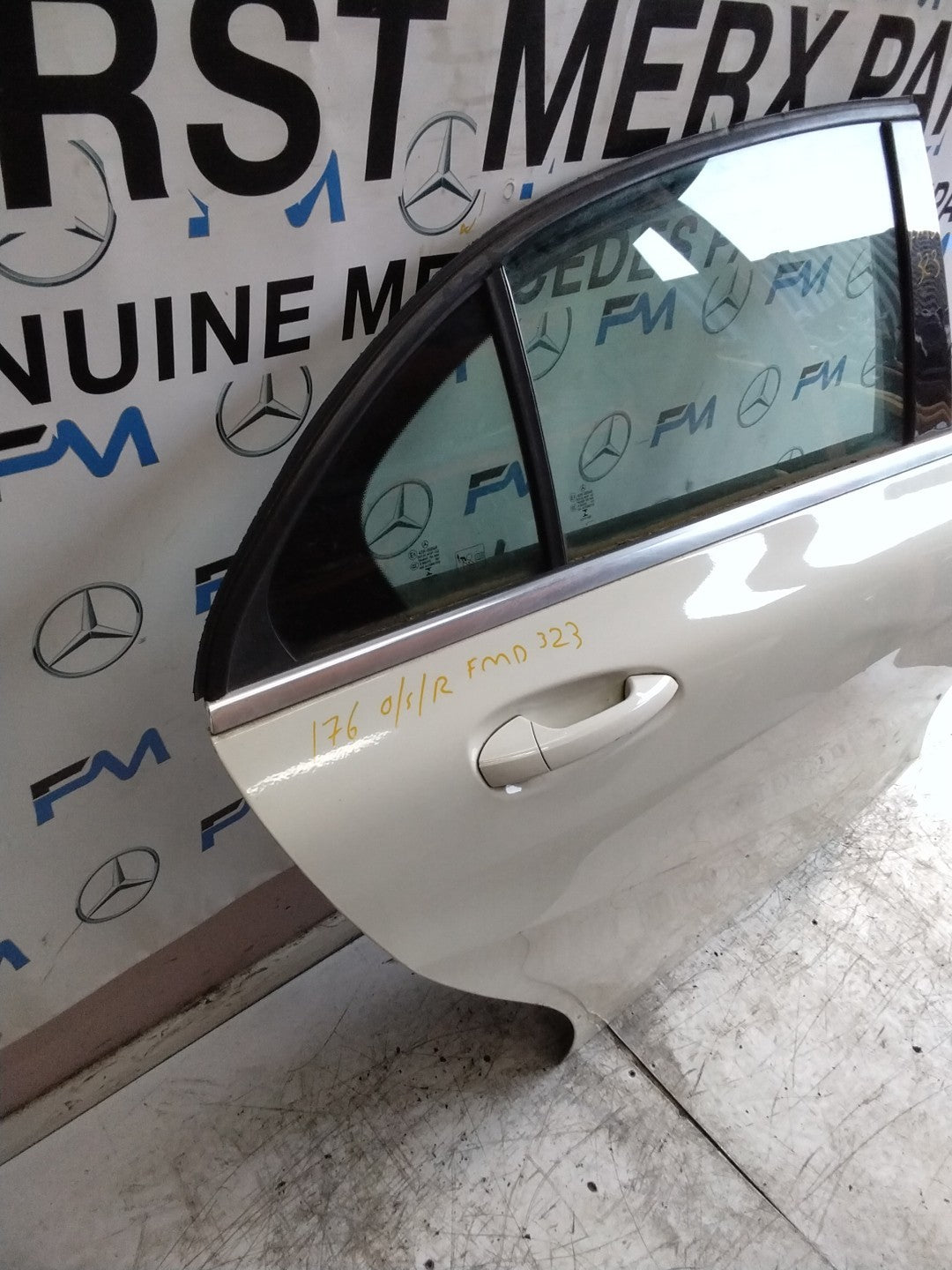 MERCEDES C-CLASS W176 DRIVER REAR DOOR OSR WHITE 2012-18 COMPLETE FMD323