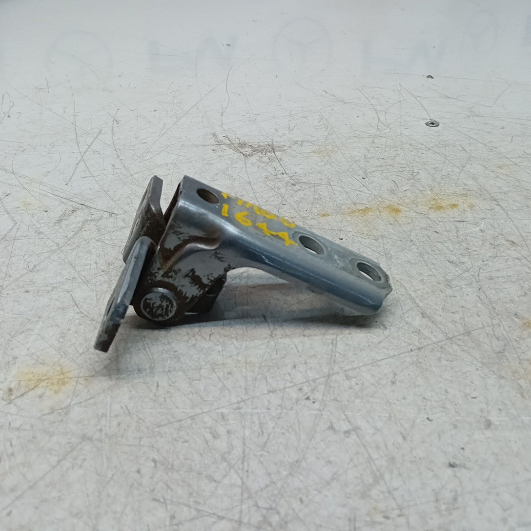 MITSUBISHI OUTLANDER MK3  FRONT DOOR HINGE PANEL E1 A046834 FM001644