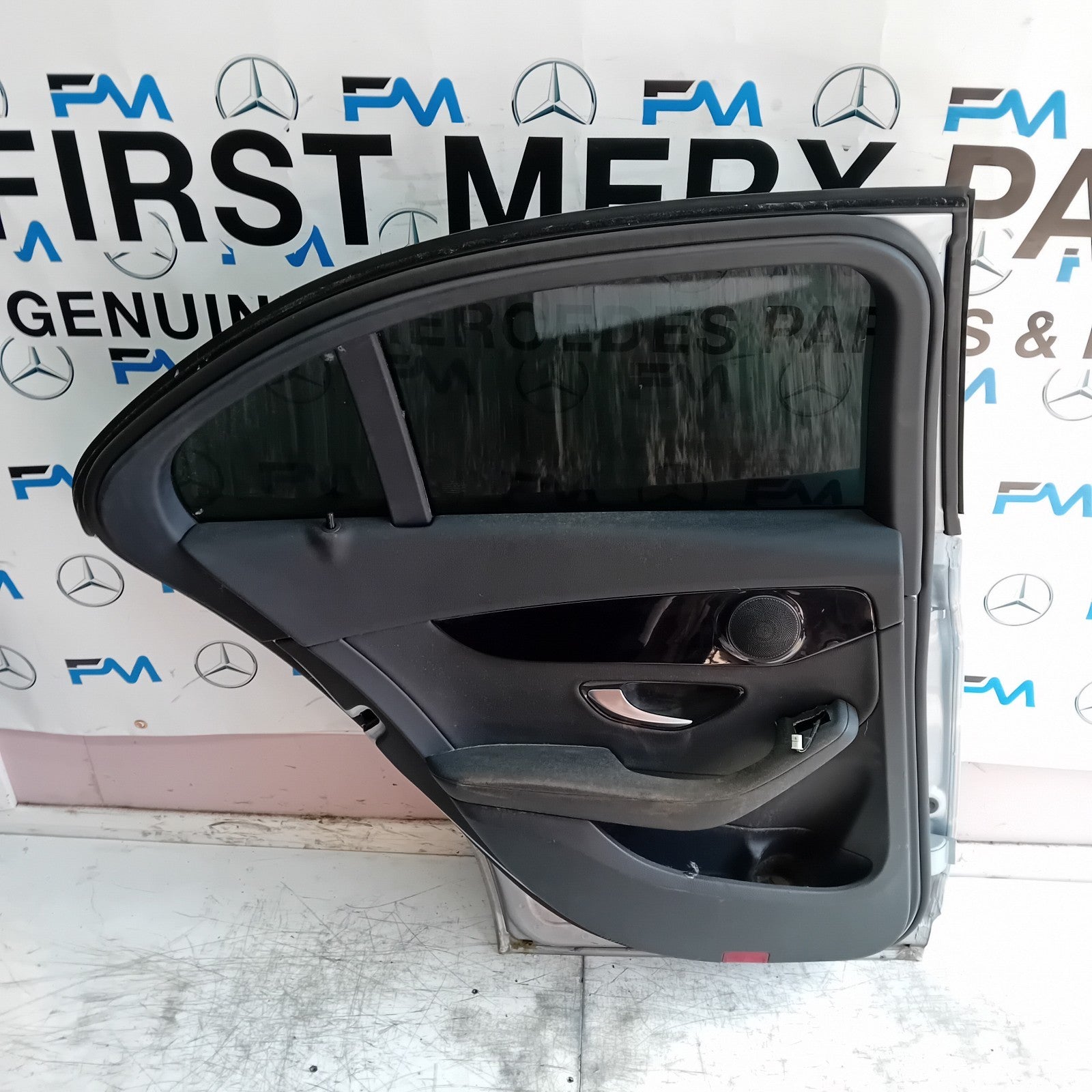 MERCEDES C-CLASS W205 PASSENGER REAR DOOR NSR SILVER 2014 ON COMPLETE FMD475