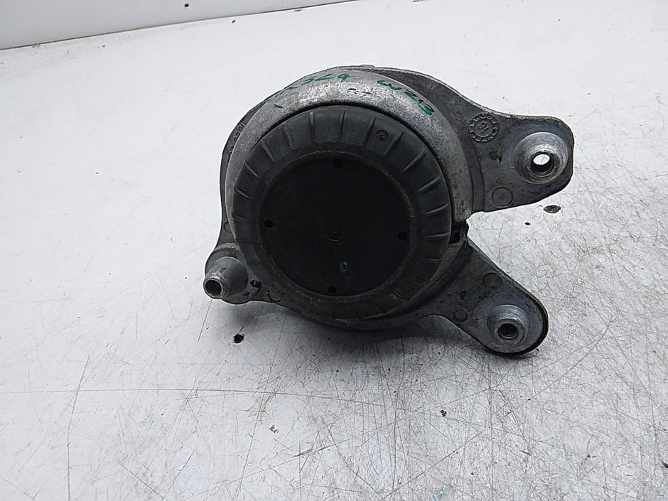 MERCEDES BENZ  E-CLASS W213  ENGINE MOUNT LEFT NS A2132400500 FMR324