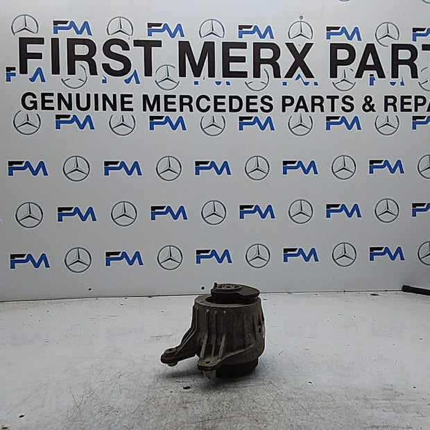 MERCEDES BENZ  C-CLASS  W205  ENGINE MOUNT RIGHT OS A2052406717 FMR359