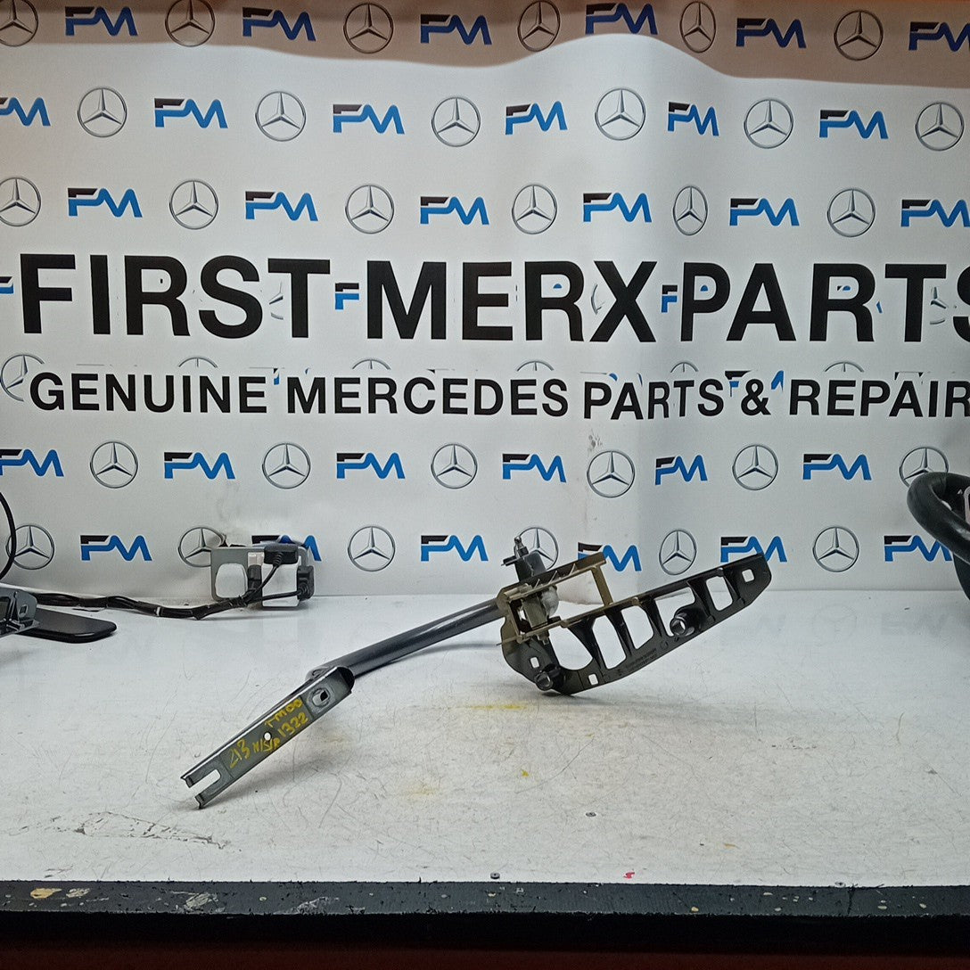 MERCEDES BENZ E-CLASS W213 TAILGATE PASSENGER SIDE HINGES A2137500328 FM001322