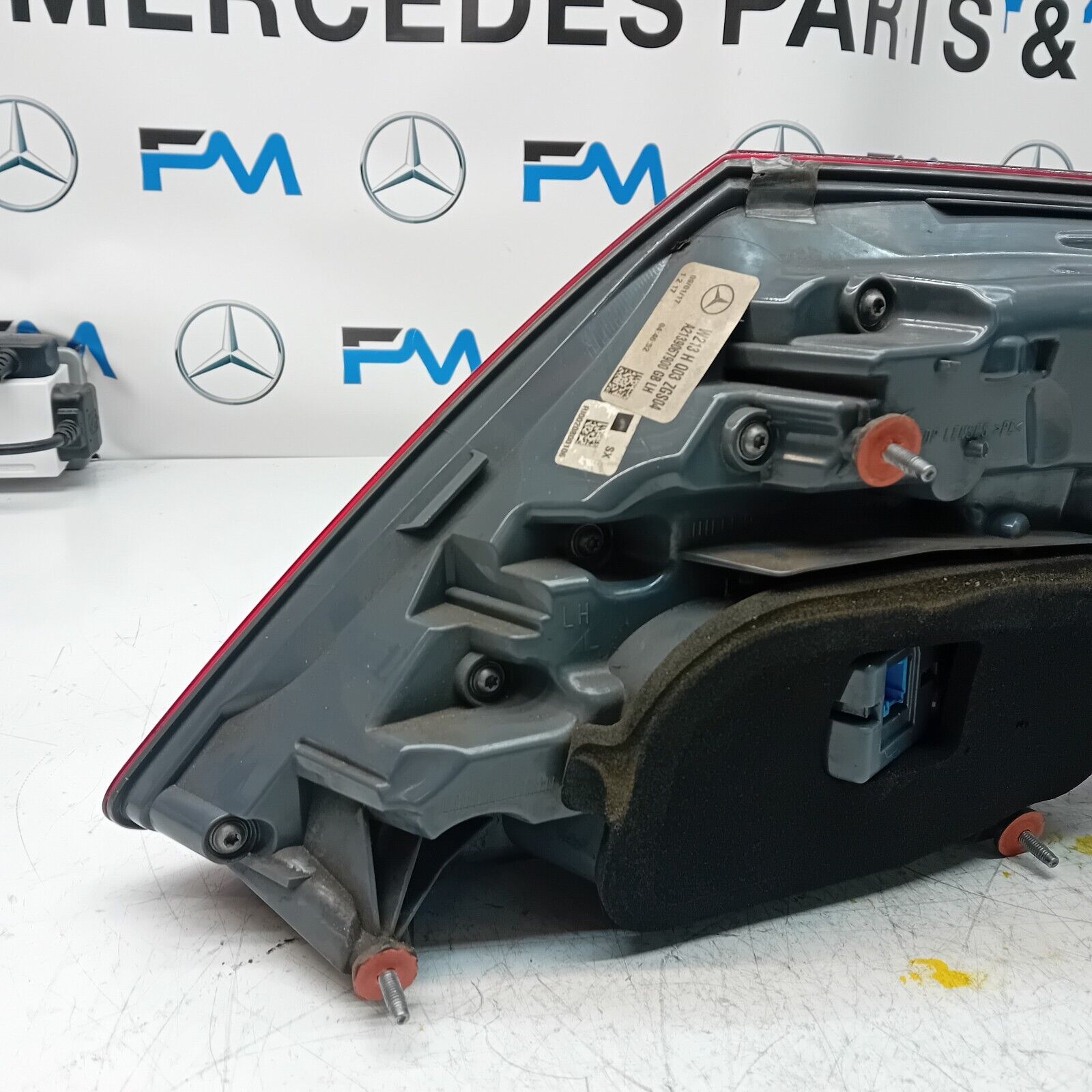 MERCEDES E-CLASS W213 2017 REAR PASSENGER N/S TAIL LIGHT A2139067700 FMT48