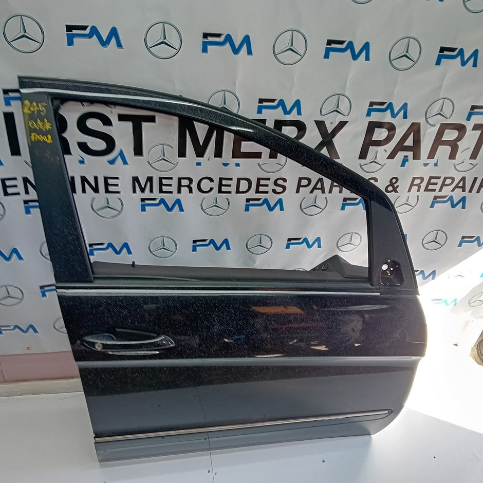 MERCEDES BENZ B-CLASS  W245  DRIVER SIDE FRONT DOOR ( OFF SIDE FRONT ) FM01