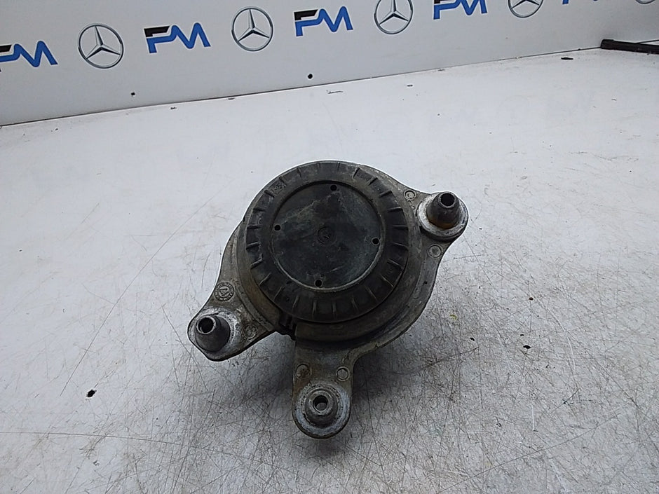 MERCEDES BENZ  E-CLASS W213  ENGINE MOUNT RIGHT A2132400600 FMR316
