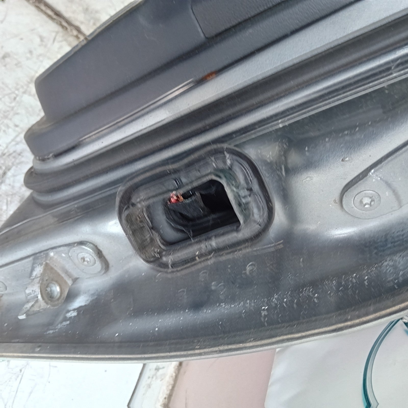 MERCEDES C-CLASS W204 PASSENGER FRONT DOOR NSF 2009-2014 GREY COMPLETE FMD406